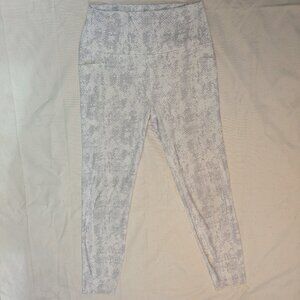 Snakeskin print leggings